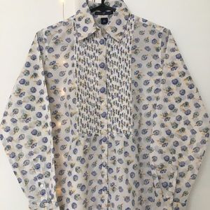 Gap size small button down shirt